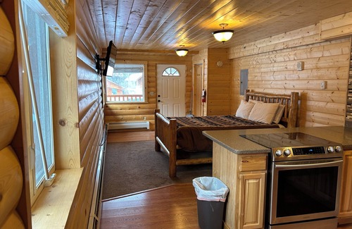 Cooper Landing Apartment | Charming Studio in Cooper Landing – Close to Trails & Outdoor Adventures