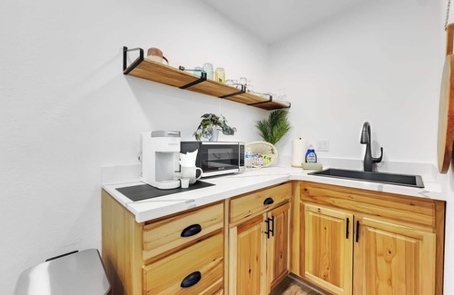 Iron Springs Apartment | Charming studio with WiFi and AC in fabulous Prescott