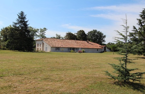 Montans House | Charming suite on the ground floor, La Grange