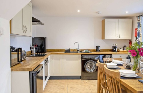 Carsington House | Charming three-bedroom, Dog-Friendly cottage on the Stainsborough Hall Estate