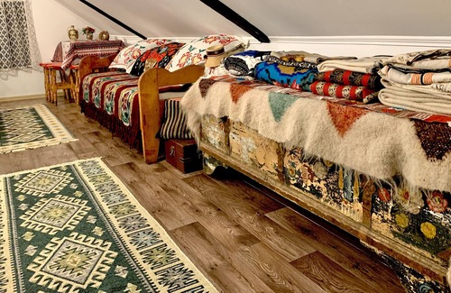 Fundata Cottage | Charming traditional house in a pristine location
