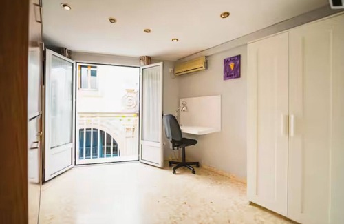 Historical Center Apartment | Charming two bedroom bedroom in the heart of Seville!