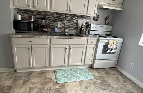 Dayton Apartment | Charming Two-Bedroom Retreat: Your Ideal Urban Oasis Awaits!