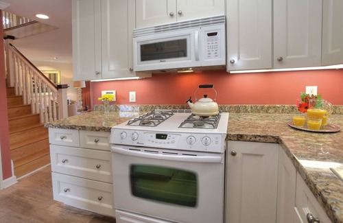 Montecito Condo | Charming Upper Village Montecito Hideaway