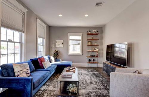 West Riverside House | Charming Uptown Stay Private Yard
