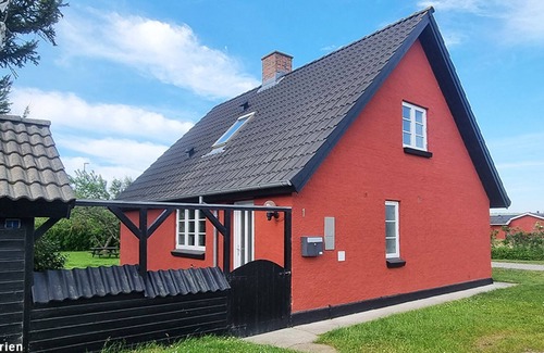 Slette Strand House | Charming vacation home with 3 bedrooms, 2 bathrooms and oven