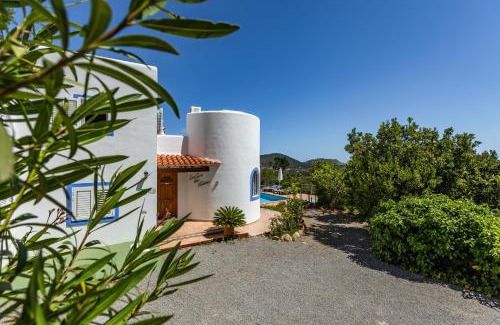 Sant Carles de Peralta Villa | Charming villa with pool, Can Toni Mateu.
