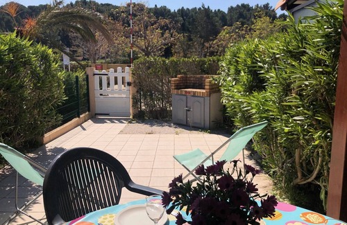 La Franqui Villa | Charming Villa with Mezzanine, Pool, Terrace & Parking - Near Beach & Shops, Sleeps 4