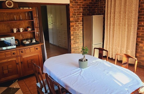 Winston Park Villa | Charming villa with WiFi in Gillitts