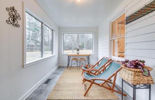 Farmville House | Charming Virginia Retreat with Covered Porch and Yard!
