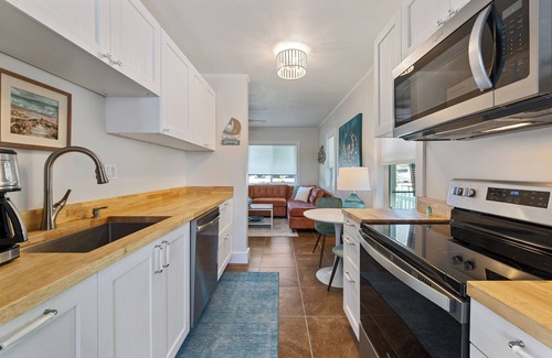 Largo House | Charming WATERFRONT 2-bedroom house close to all Indian Rocks Beach has to offer