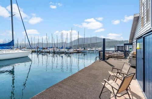Bayview House | Charming Waterfront Float Home with Panoramic Lake Views