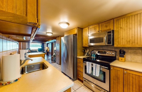 Poulsbo House | Charming waterfront home with full kitchen, furnished deck, & incredible views