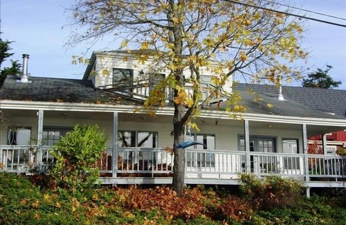 West Sound Apartment | Charming West Sound studio apartment with beach access!