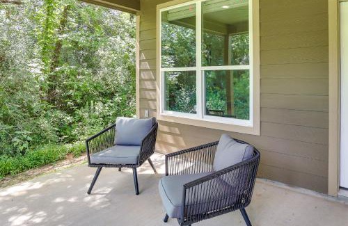 Seven Coves House | Charming Willis Hideaway Less Than 1 Mi to Lake Conroe!