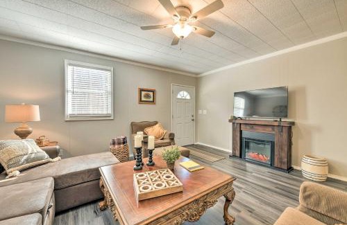 Yadkinville House | Charming Yadkin Valley Cottage with Deck and Yard