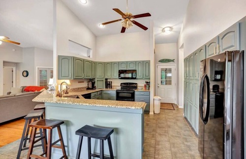 Indian Oaks House | Chartwell Pet Friendly Home in Secluded Cove