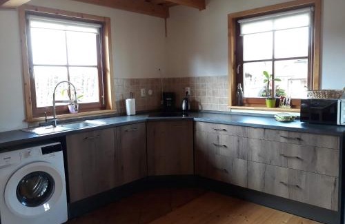 Liptovsky Trnovec Cabin | Chata Liptovská Mara