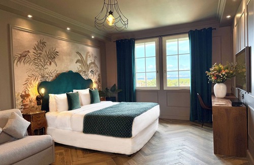 La Pointe Rouge Hotel | chateau beaupin
