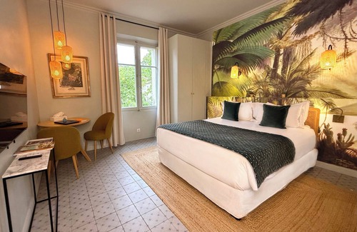 La Pointe Rouge Hotel | chateau beaupin