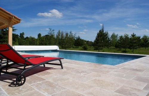 Gontaud Apartment | Chateau De Grenier Apartment