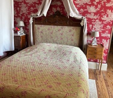 Gennes-Val-de-Loire Bed & Breakfast | Chateau de la Boussiniere