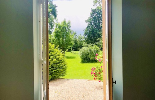 Saint-Laurent House | CHATEAU DE LA COUTERE, Votre château privé, avec piscine situé une vallée privée