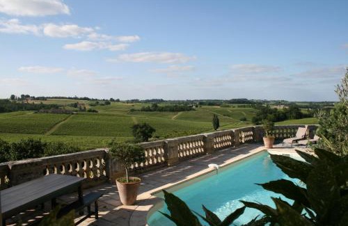 Bourg-sur-Gironde Bed & Breakfast | Chateau de la Grave