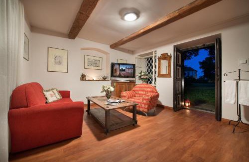 Loucen Hotel | Chateau Loucen Garden Retreat