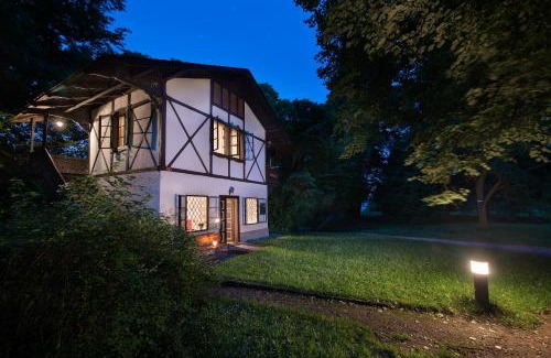 Loucen Hotel | Chateau Loucen Garden Retreat