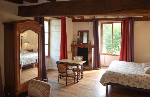 Chemille-sur-Indrois Bed & Breakfast | Chateau Monastere de la Corroirie