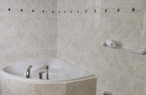 Mlada Vozice Hotel | Chateau Radvanov Pension