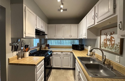 Midtown Apartment | Chateau Tsali Center of Midtown