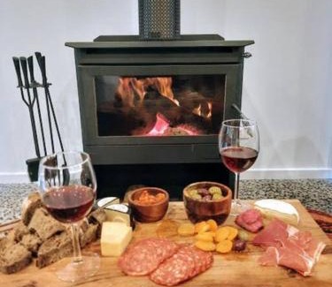 Halls Gap House | Cheeky Emu Spacious Family Accommodation Halls Gap