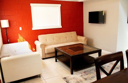 Carson City House | Cheerful 1-Bedroom on the eastside downtown
