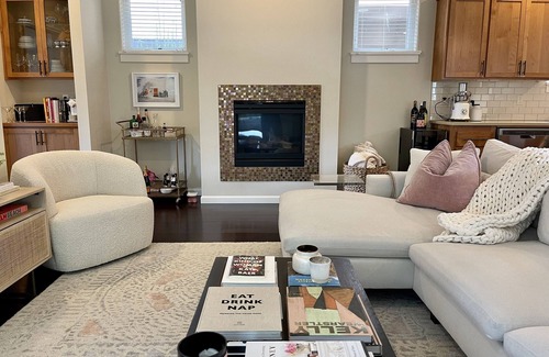 Eugene House | Cheerful 2 Bedroom Home in Eugene