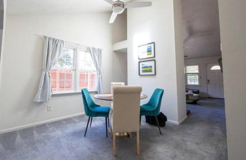 Northwest House | Cheerful 2 Bedroom Home near Virginia Wesleyan