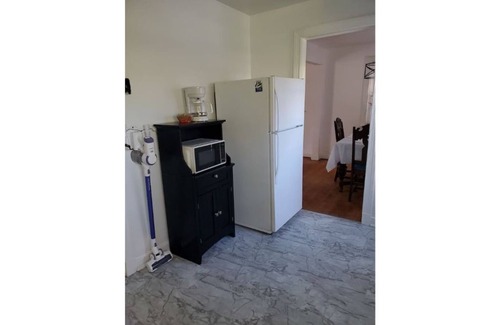 Barracks Rugby House | Cheerful 3 bedroom home with indoor fireplace