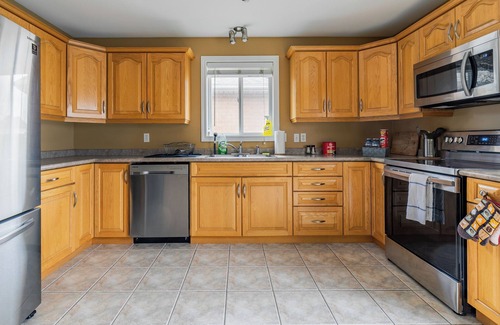 Windsor House | Cheerful 3 bedroom house in Downtown Windsor