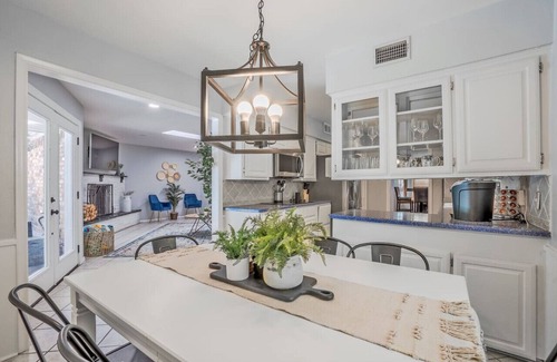 Northeast Dallas House | Cheerful 3-bedroom with a Pool