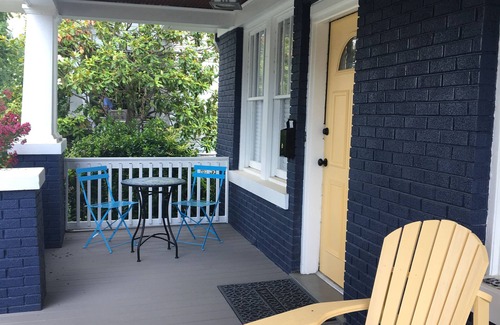 Hollywood - Mt. Vernon House | Cheerful and Cozy in the Heart of Chevy Chase!