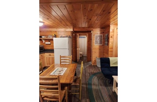 Rockwood House | Cheerful, clean 2-bedroom cabin on Moose River