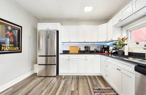 Central Northside House | Cheerful Home In A Vibrant, Walkable Area