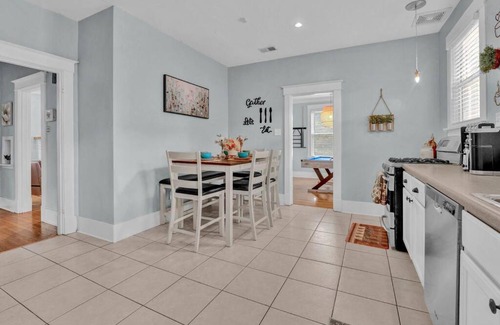 Vollintine-Evergreen House | Cheerful Midtown home with view of Rhodes College