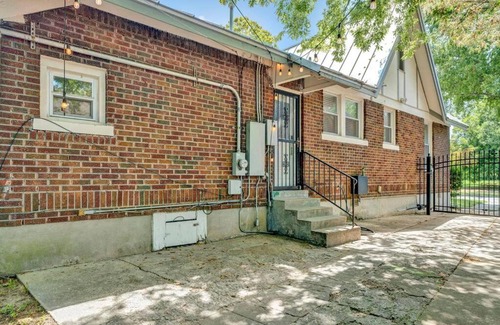 Vollintine-Evergreen House | Cheerful Midtown home with view of Rhodes College
