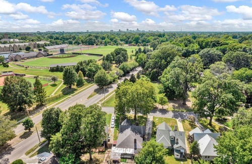 Vollintine-Evergreen House | Cheerful Midtown home with view of Rhodes College