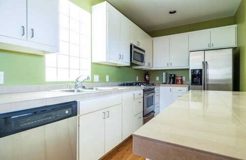 Willow Meadows/Willowbend Area House | Cheerful three-bedroom townhouse near NRG
