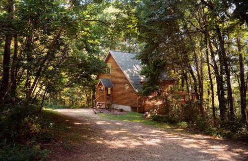 Rockbridge House | Cheerful Two Bdrm Cabin with Hot Tub & Pet Friendly