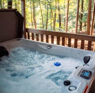 Rockbridge House | Cheerful Two Bdrm Cabin with Hot Tub & Pet Friendly