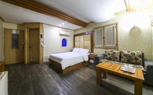 Cheongju Hotel | Cheongju Ochang memory stay